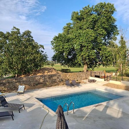 Le Clos De Ceintres Cheminas Exterior photo